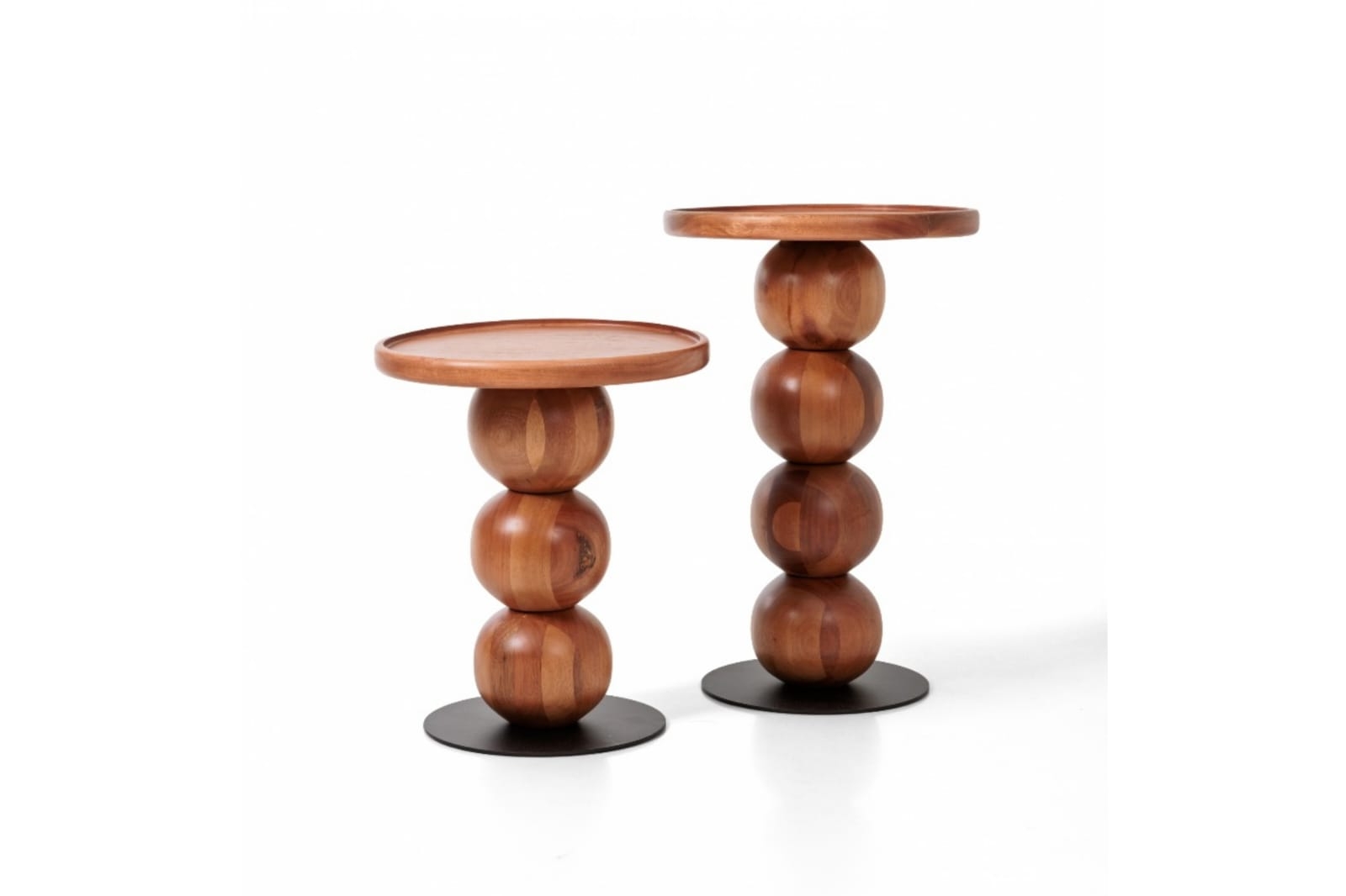 REF 5043 - Mesa Lateral Bolas M 35Cm Diam 50Cm AltREF 5044 - Mesa Lateral Bolas P 35Cm Diam 40Cm Alt