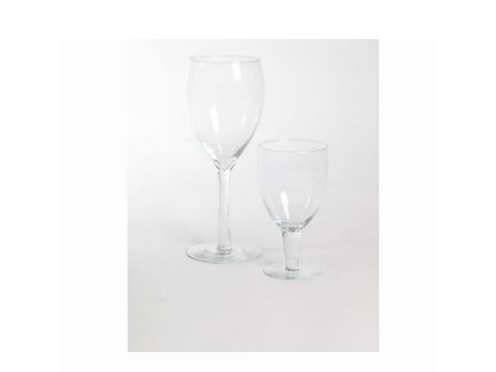 REF 1457 - Taça Crissini G 35X12Cm
REF 1458 - Taça Crissini M 22X11Cm
 