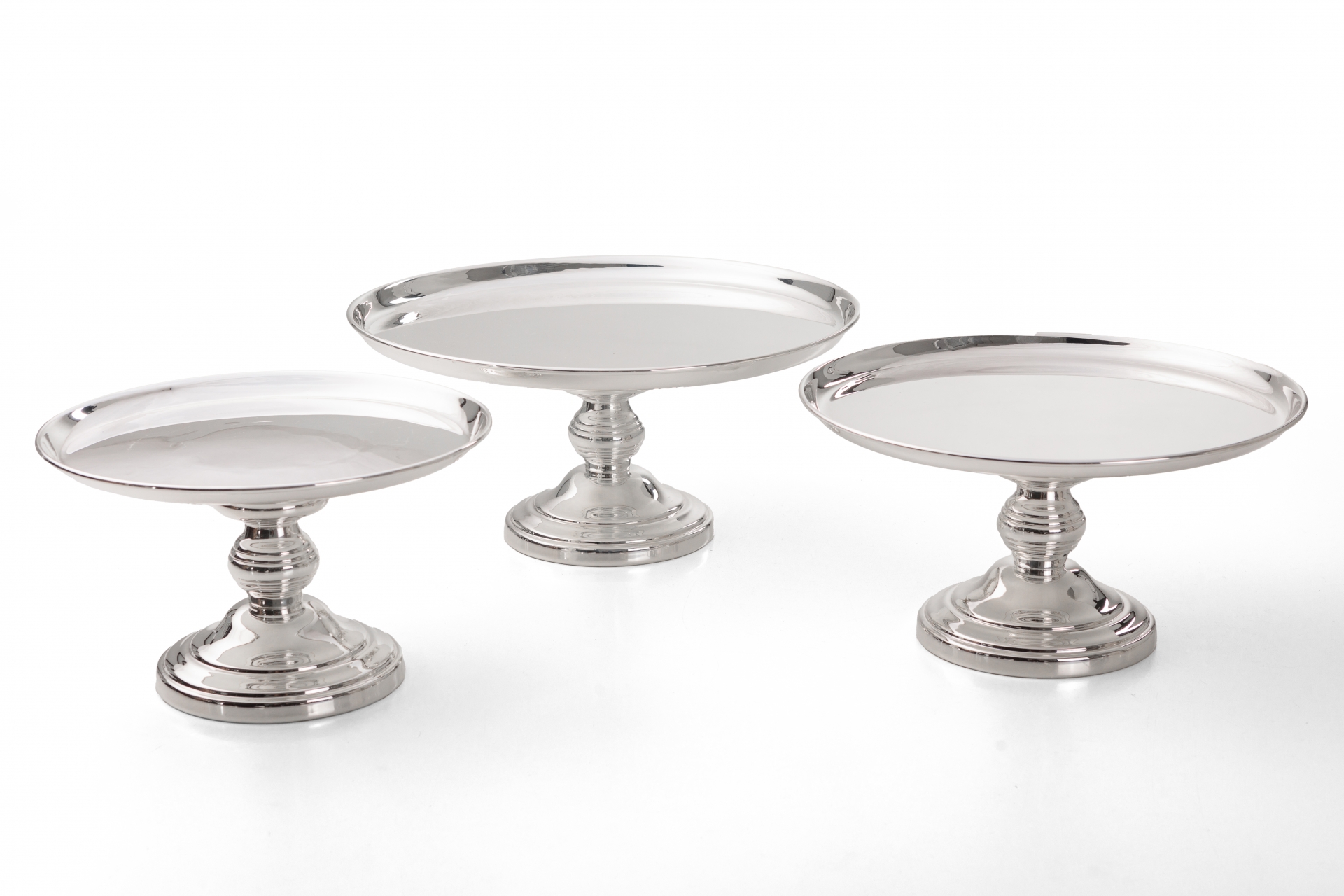 REF 3983 - Suporte Doce De Prata Liso G 40 Cm Diâm 18 Cm Alt<br />
REF 3982 - Suporte Doce De Prata Liso M 35 Cm Diâm 18 Cm Alt<br />
REF 3981 - Suporte Doce De Prata Liso P 30 Cm Diâm 18 Cm Alt