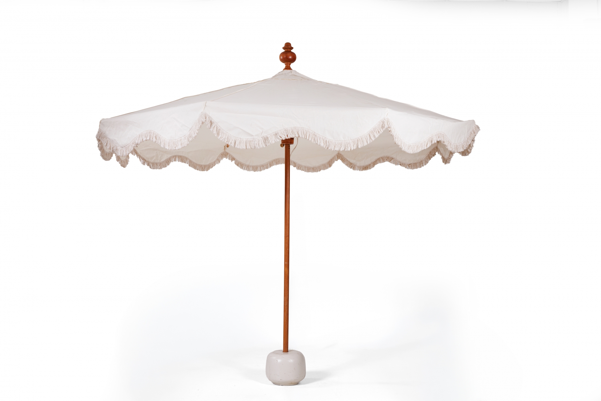 REF 11123 - Linha Tais Puntel Ombrelone Village 3,50 Diam 2,50 Alt Cobertura Off White<br />
REF 11132 - Mesa Bistr&ocirc; Para Ombrelone 90Cm Diam 75Cm Alt