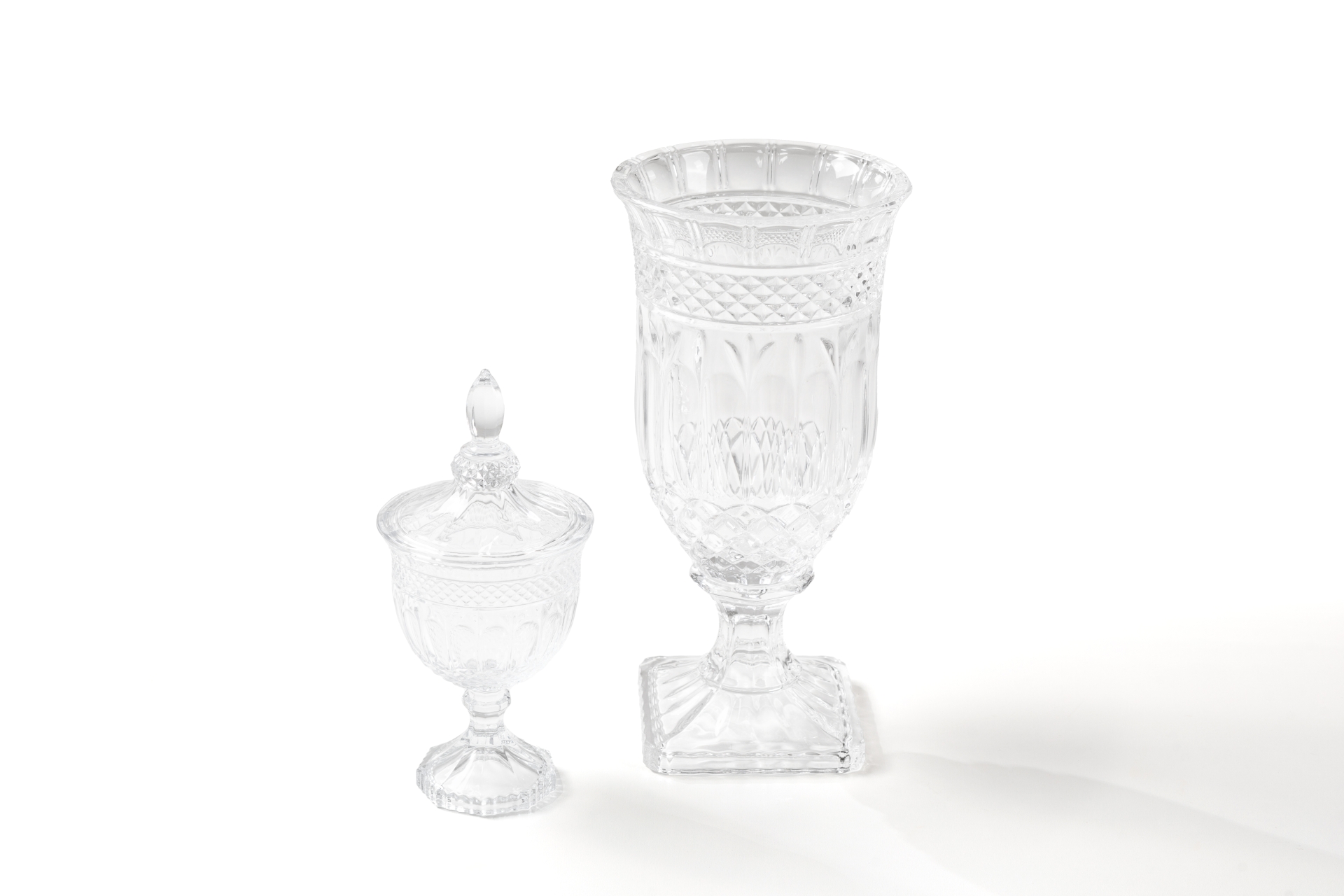 REF 3593 - Vaso De Cristal Acervo<br />
REF 3901 - Bombonier Cristal M