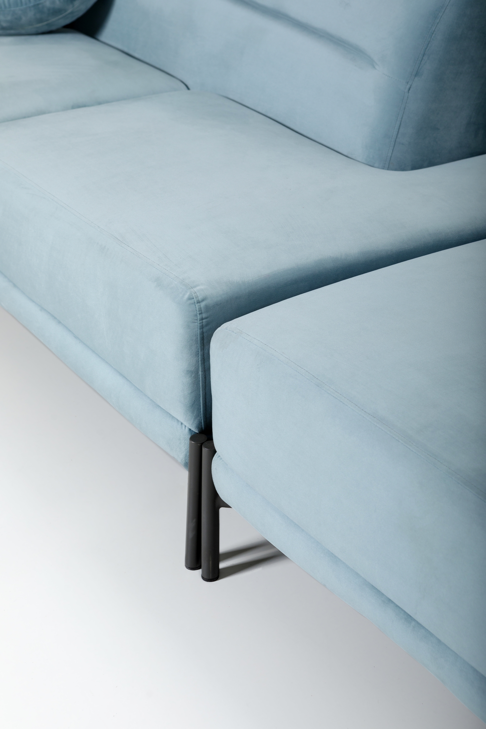 REF 4792 -&nbsp;Sof&aacute; Ice Bra&ccedil;o Direito 1,80 Com 80 Cm Prof 80 Cm Alt<br />
REF 4793 -&nbsp;Sof&aacute; Ice Bra&ccedil;o Esquerdo 1,80 Com 80 Cm Prof 80 Cm Alt<br />
&nbsp;