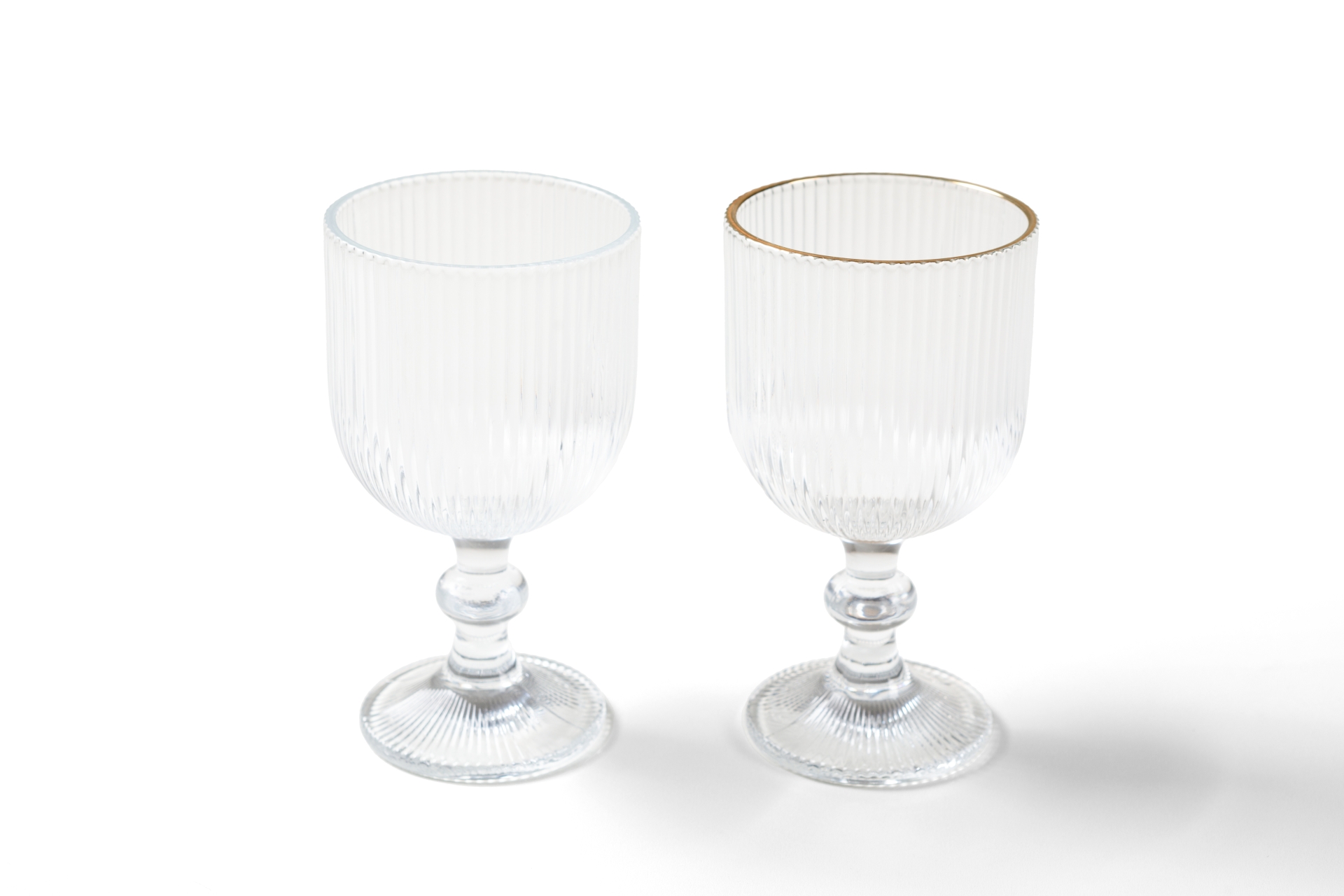 REF 1337 - Ta&ccedil;a De Vidro Canelada 365 Ml<br />
REF 1336 -&nbsp;Ta&ccedil;a De Vidro Canelada Com Borda Dourada 365 Ml