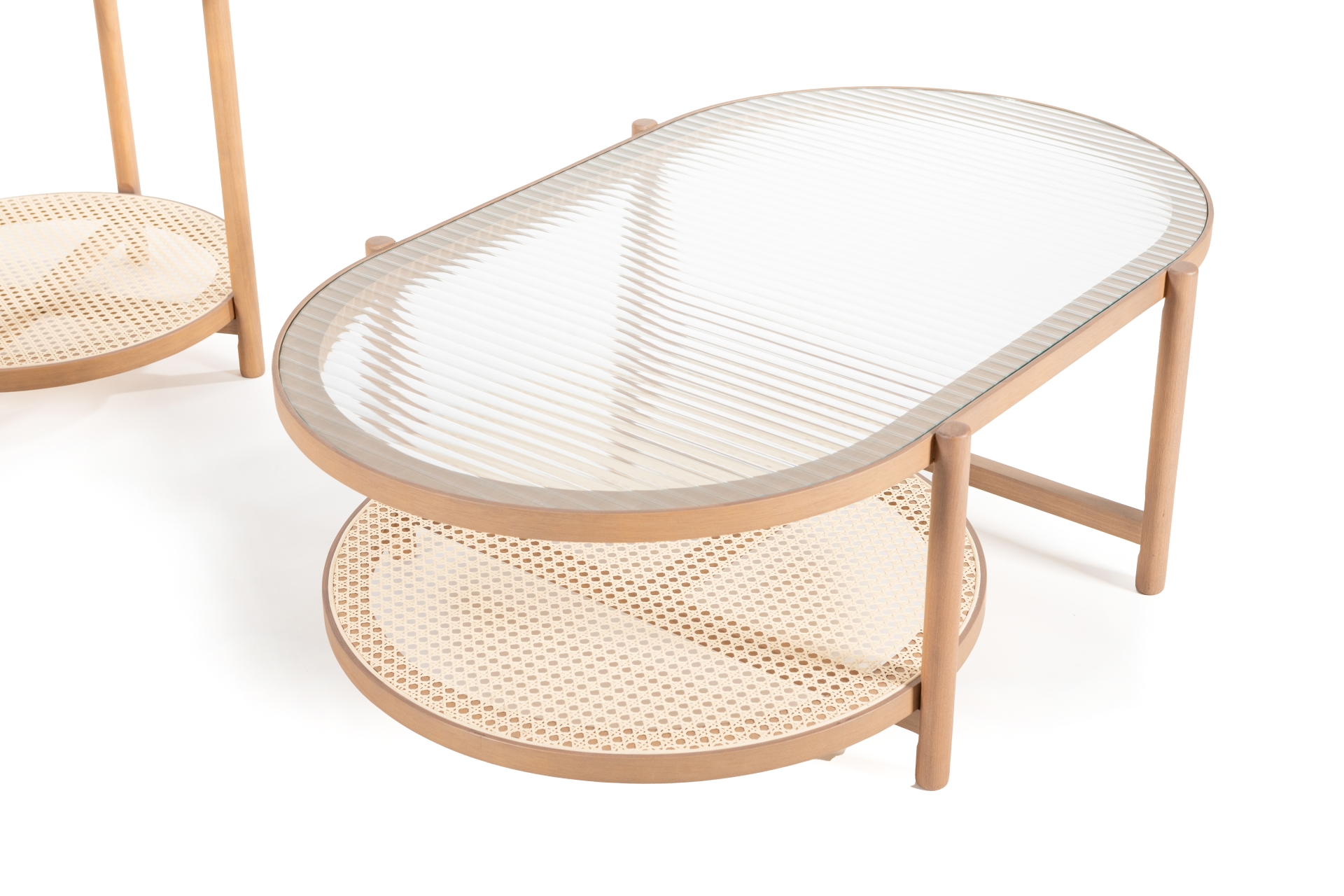 REF 4873 - Mesa De Centro Oval Madeira / Tela / Vidro Canelado 1,20 Cm X 70 Cm 40 Cm Alt<br />
REF 4874 - Mesa De Centro Redonda Madeira / Tela / Vidro Canelado 80 Cm Diâm 40 Cm Alt<br />
REF 4875 - Mesa Lateral Redonda Madeira / Tela / Vidro Canelado 60 Cm Diâm 60 Cm Alt