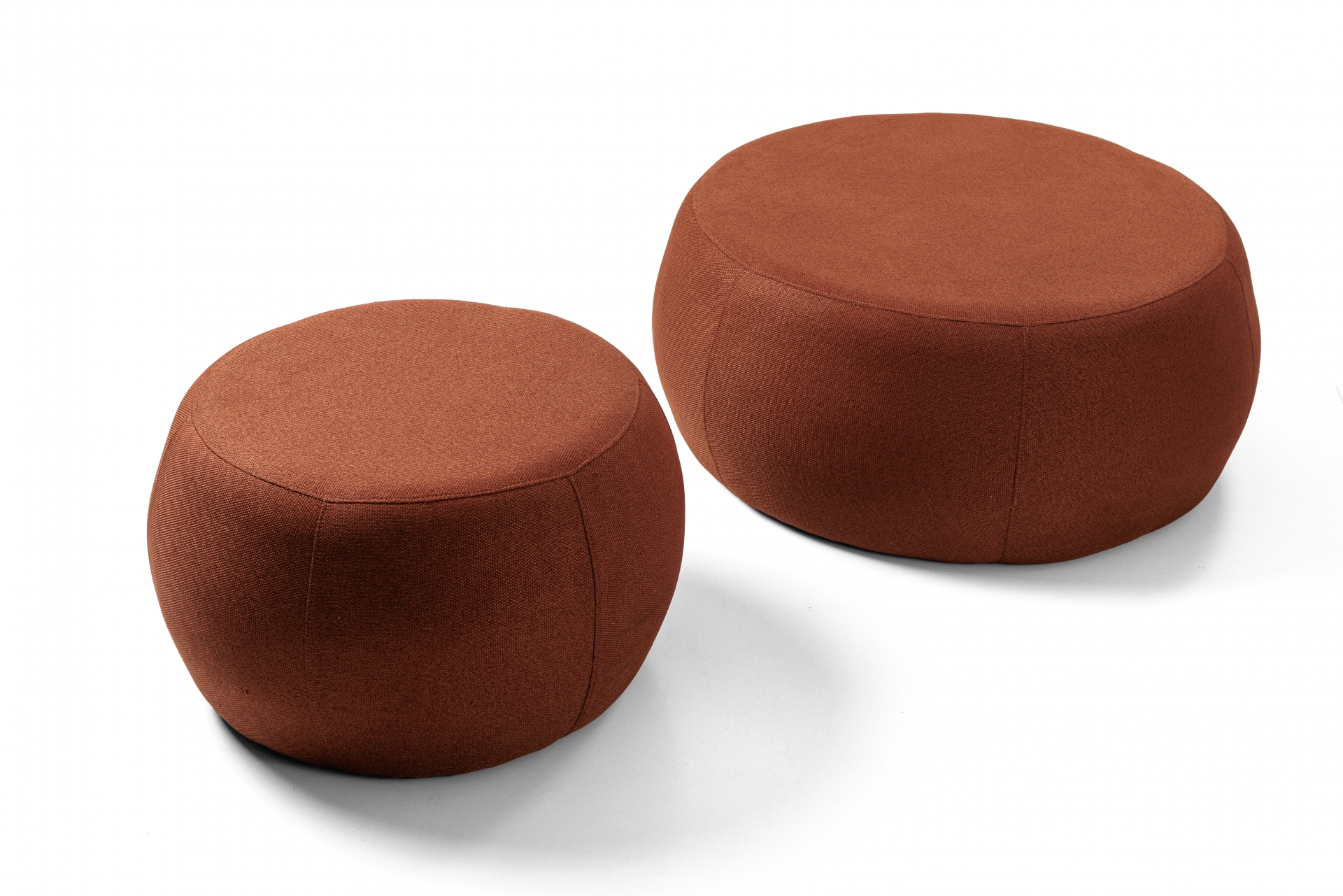 REF 4285 - Pufe Linho Terracota Redondo 1M Diam<br />
REF 4284 - Pufe Linho Terracota Redondo 70Cm Diam