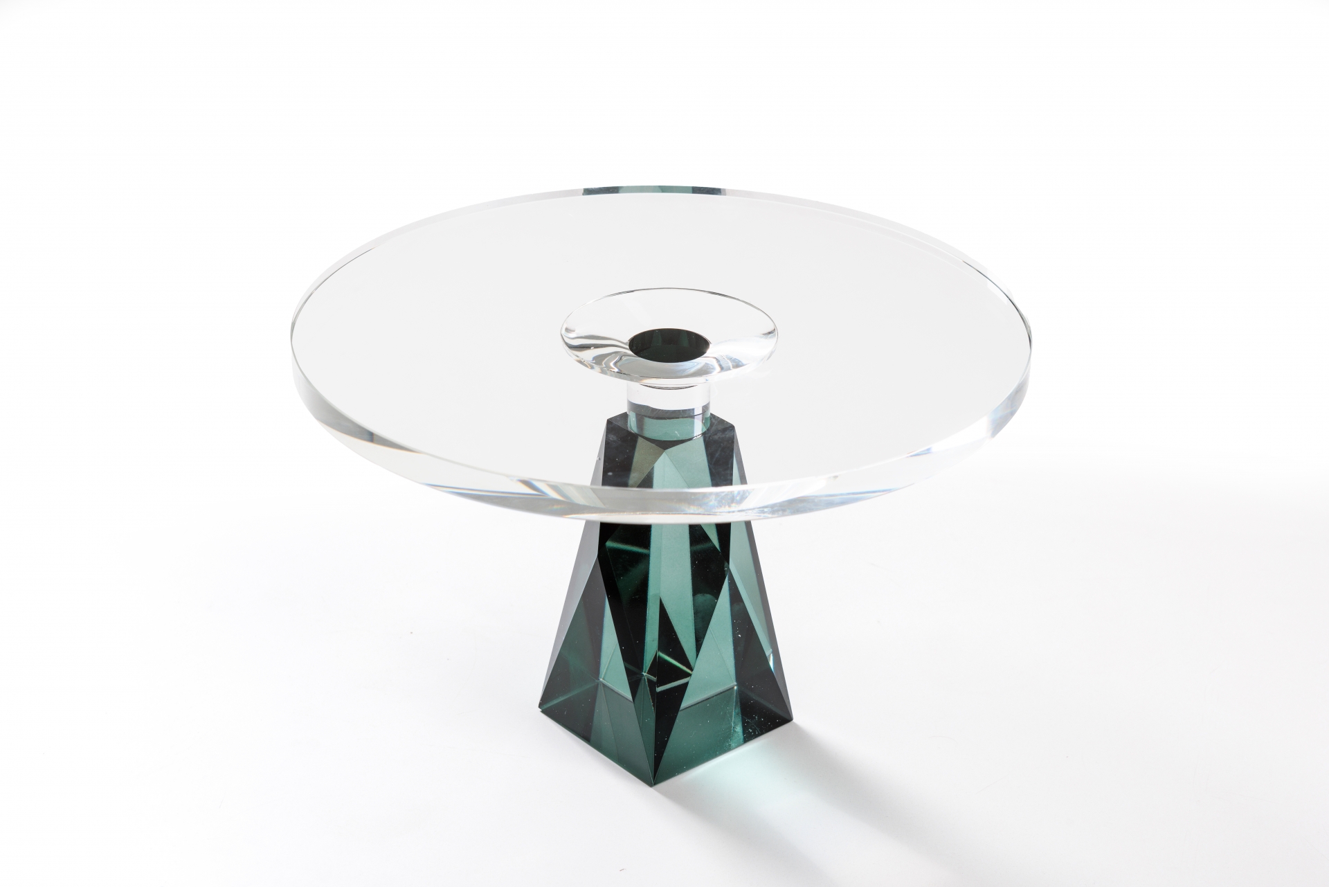 REF 8124 - Suporte Doce Cristal Base Verde 17 Cm Alt 27 Cm Diam<br />
REF 8125 - Suporte Doce Cristal Verde/Rosa 16 Cm Alt 27 Cm Diam