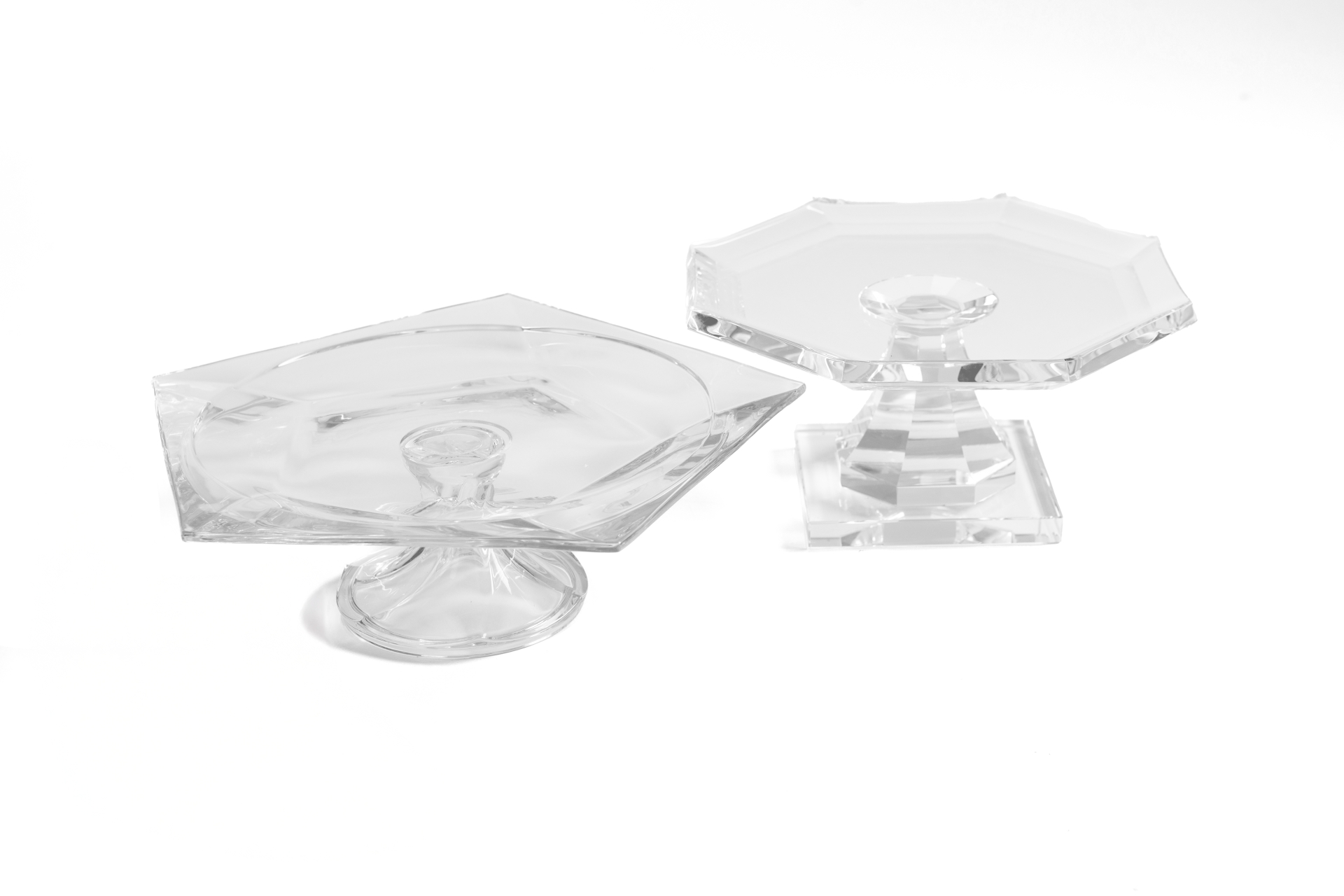 REF 8107 - Fruteira Cristal Lapidada Octagonal<br />
REF 8108 - Prato Cristal Com Pé Sextavado